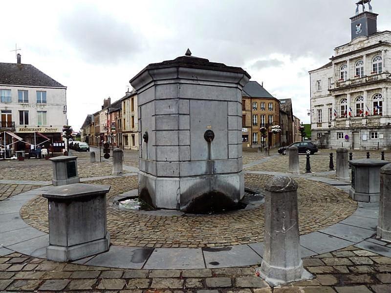 Le Bastion Apartment Rocroi Bagian luar foto